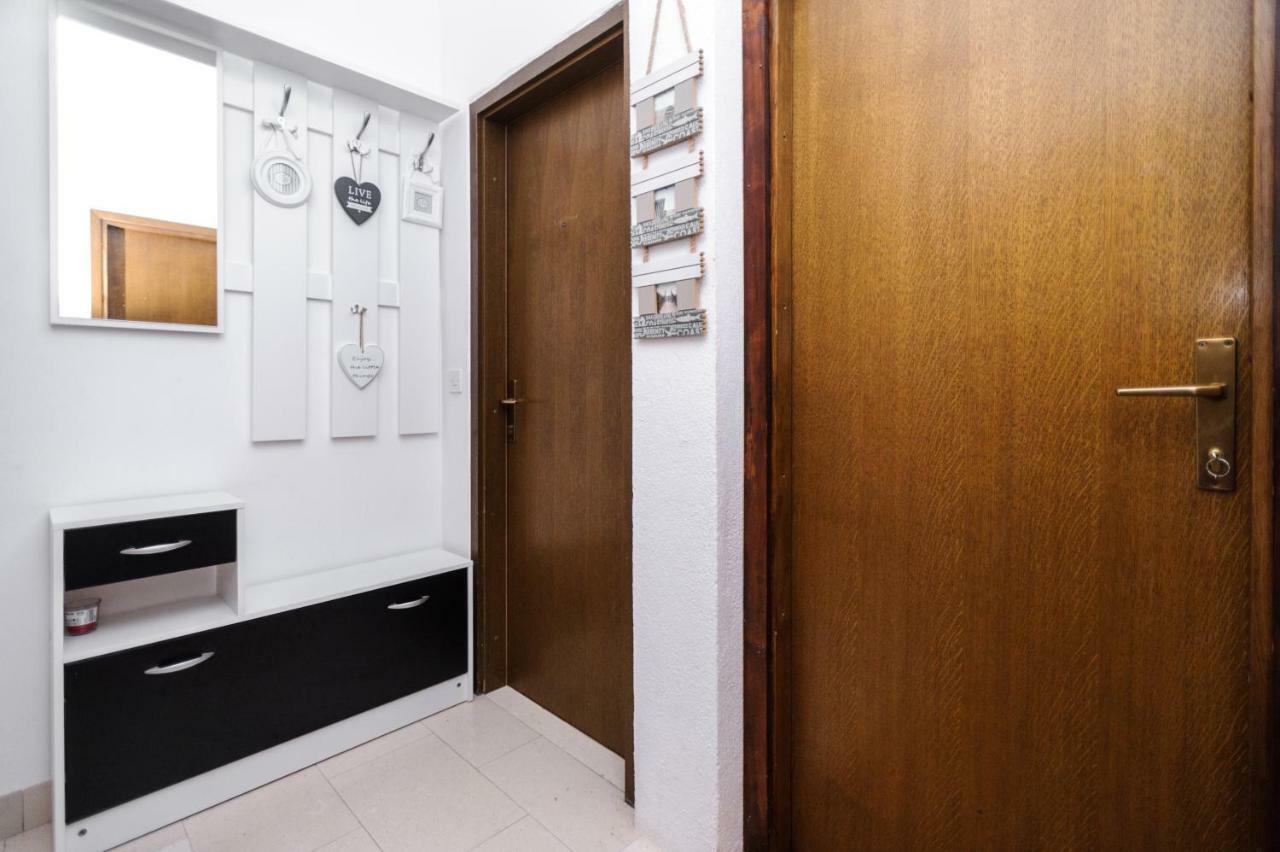 Great View Apartment Sutivan Luaran gambar