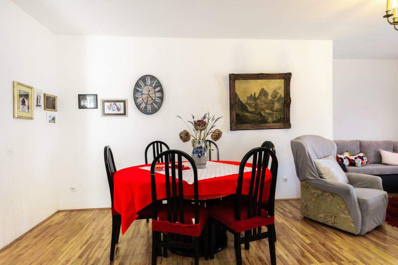 Great View Apartment Sutivan Luaran gambar