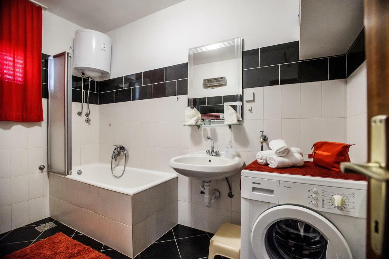 Great View Apartment Sutivan Luaran gambar